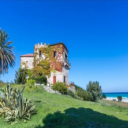 Vila In Santa Caterina With Private Santa Caterina dello Ionio