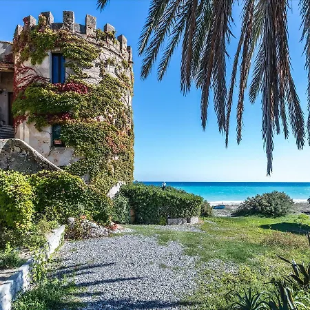 Seafront Historical In Calabria With Garden Barbecue * Santa Caterina dello Ionio